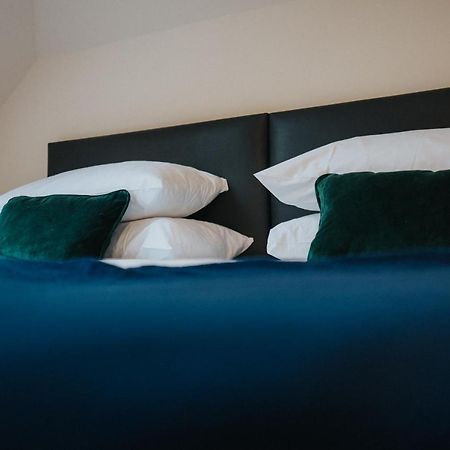 Albert - 5 Bedrooms Sleeps 11 Parking Wi-Fi Contractors Preston  Bagian luar foto