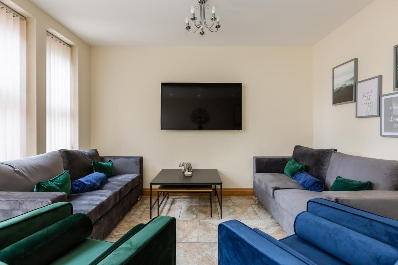 Albert - 5 Bedrooms Sleeps 11 Parking Wi-Fi Contractors Preston  Bagian luar foto