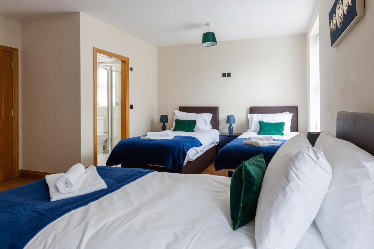 Albert - 5 Bedrooms Sleeps 11 Parking Wi-Fi Contractors Preston  Bagian luar foto