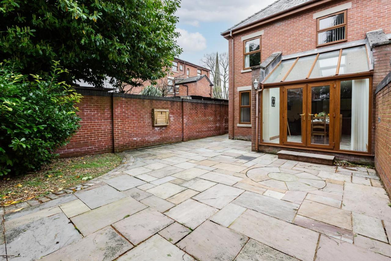 Albert - 5 Bedrooms Sleeps 11 Parking Wi-Fi Contractors Preston  Bagian luar foto
