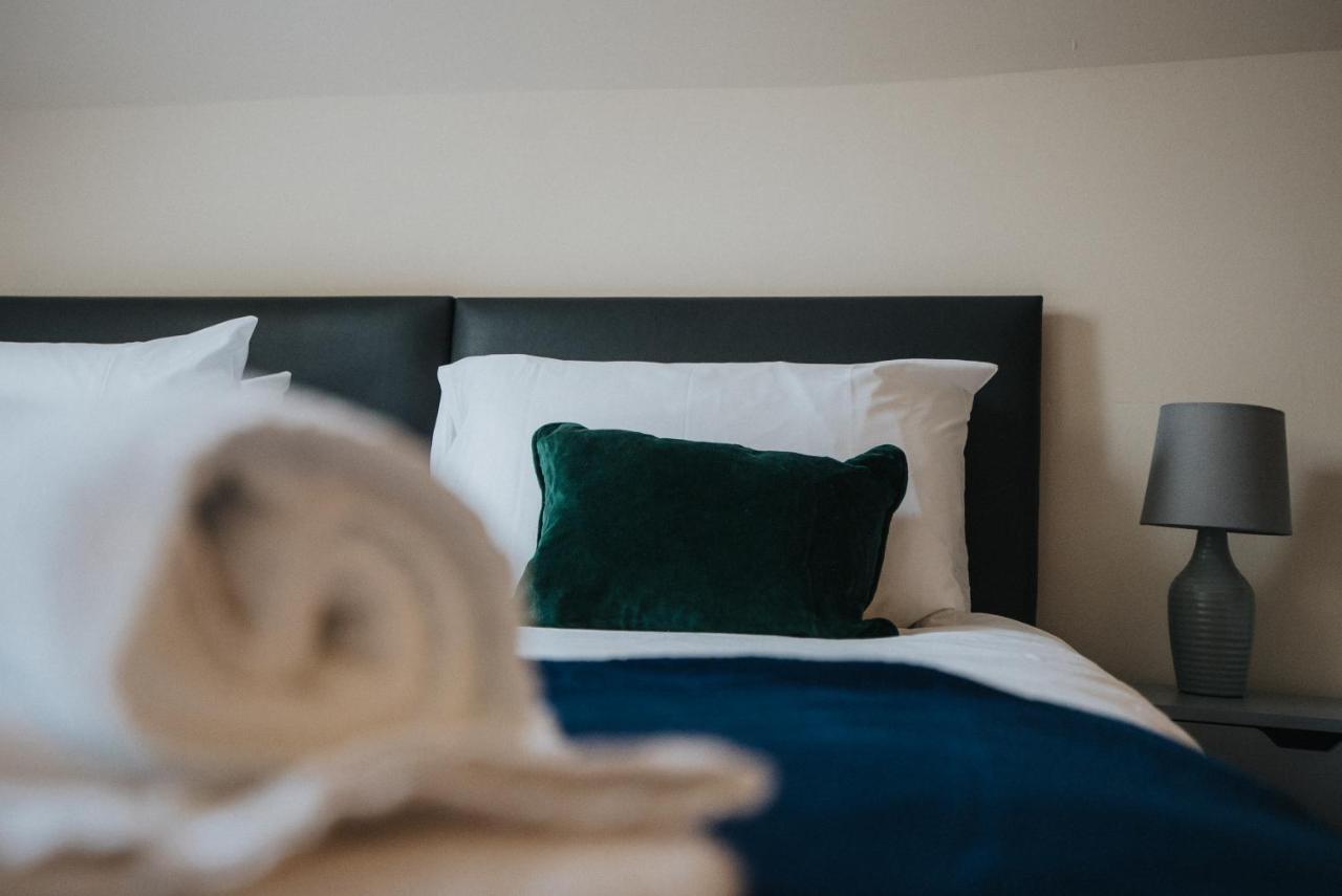 Albert - 5 Bedrooms Sleeps 11 Parking Wi-Fi Contractors Preston  Bagian luar foto