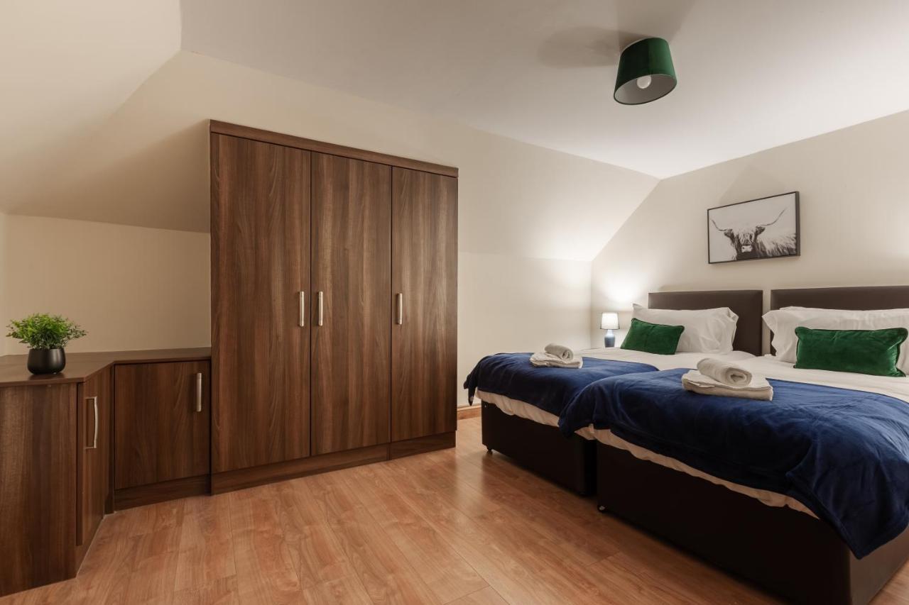 Albert - 5 Bedrooms Sleeps 11 Parking Wi-Fi Contractors Preston  Bagian luar foto