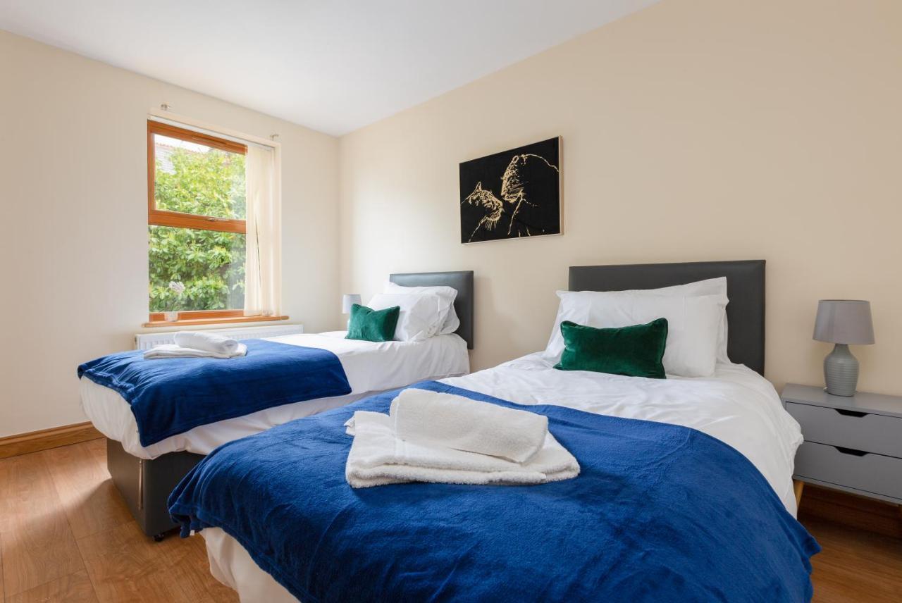 Albert - 5 Bedrooms Sleeps 11 Parking Wi-Fi Contractors Preston  Bagian luar foto